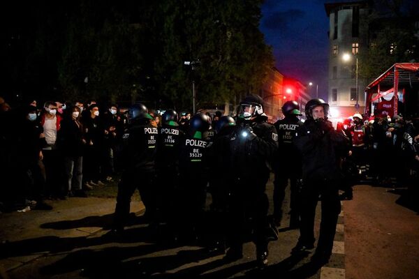 Manifestación izquierdista de Primero de Mayo en Berlín reúne 14.000 personas - Mundo - ABC Color