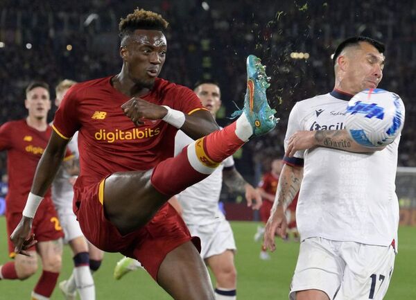 El Roma de Mourinho se atasca ante el Bolonia - Fútbol Internacional - ABC Color