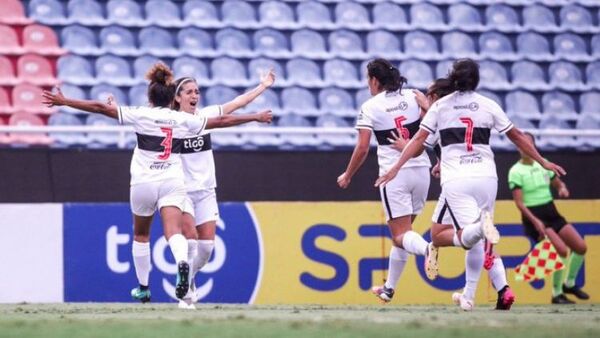 Olimpia se queda con el clásico femenino