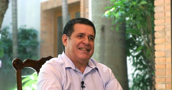 La Nación / Insta a los paraguayos a seguir contribuyendo al progreso del país