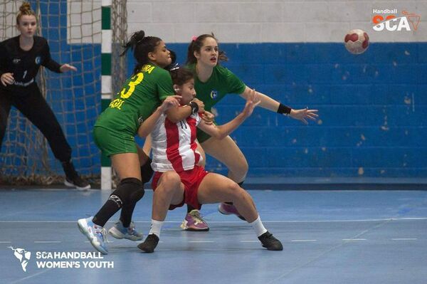 Juveniles, sin mucho ruido en el Sur-Centro de handbol - Polideportivo - ABC Color