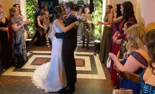 Crónica / Te contamos y mostramos cómo fue la boda del fiscal y la periodista