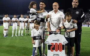 Versus / El mensaje de Iván Torres por los 200 partidos con la camiseta de Olimpia - PARAGUAYPE.COM