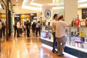 Diario HOY | Centros comerciales, disconformes con traslados de feriados