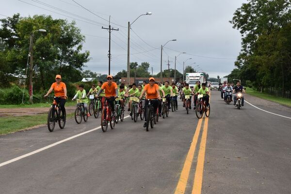 Ciclismo marca inicio de la fiesta fundacional y patronal en Puerto Antequera - Nacionales - ABC Color