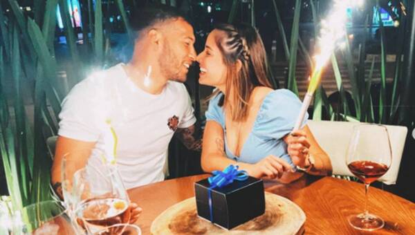 Crónica / ¡Tras escándalo¡ pelotero y su doña celebraron su cumplemes