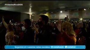 Hombre irrumpe en templo evangélico en Argentina y amenaza a pastora - Mundo - ABC Color