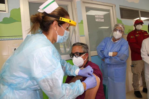 Continúa este martes la inmunización contra la influenza y el covid-19 en los vacunatorios a nivel país - .::Agencia IP::.