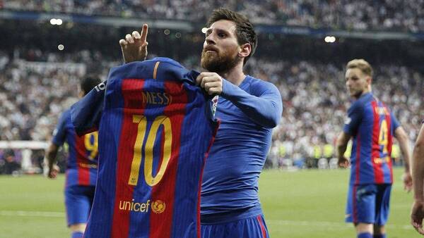 Crónica / ¡Locura! Mirá lo que pagaron por una camiseta de Messi