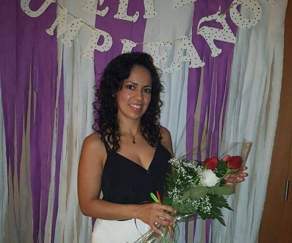 Hallan el cuerpo de una mujer asesinada de 11 puñaladas.
