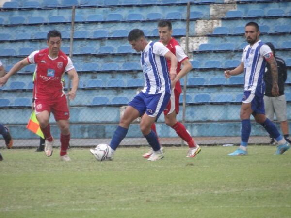 Con una goleada, el Atl. 3 de Febrero le propinó al Sp. 2 de Mayo su cuarta derrota en el Torneo Intermedia