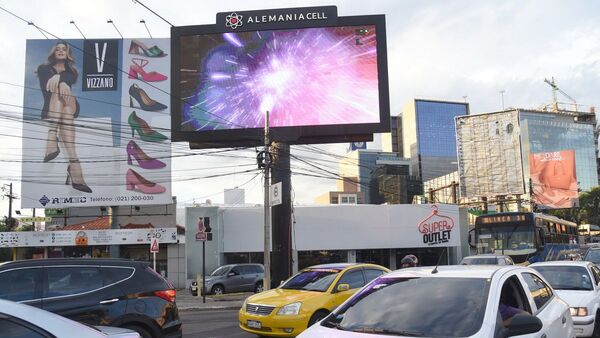 Falta de control y mantenimiento de cartelería pública exponen a accidentes