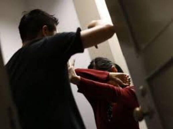Militar del Escolta presidencial habría golpeado brutalmente a su pareja