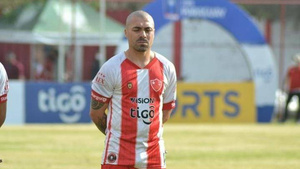 Crónica / [VIDEO] Vladimir Marín, al borde de los golpes con una familia