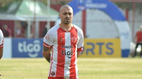 Crónica / [VIDEO] Vladimir Marín, al borde de los golpes con una familia