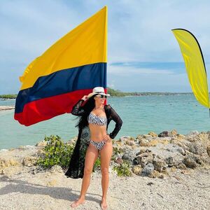 Gloria Vera en Colombia: Maluma, playas y escultural figura - Gente - ABC Color