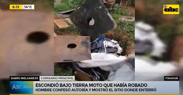 Joven confiesa haber enterrado una moto que robó
