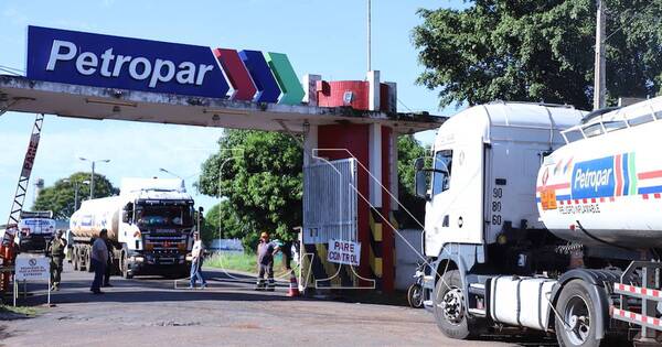 La Nación / Abdo veta parcialmente proyecto de compras directas de Petropar