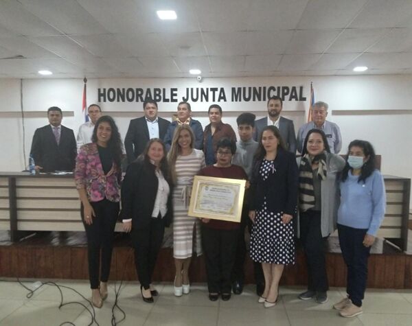 Junta Municipal homenajeó a pedrojuanino que está estudiando Ingeniería Aeroespacial en Taiwán - Radio Imperio