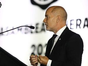 Cardona y la postura sobre los visitantes en el superclásico - Fútbol - ABC Color