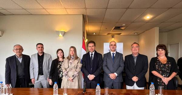 La Nación / Rediex y la Cámara de Contact Center firman convenio para exportar servicios