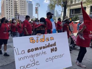 EE.UU. extiende por año y medio los permisos de trabajo para inmigrantes - Mundo - ABC Color