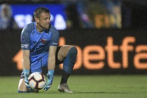 Colón recupera a Leonardo Burián para medir a Cerro Porteño