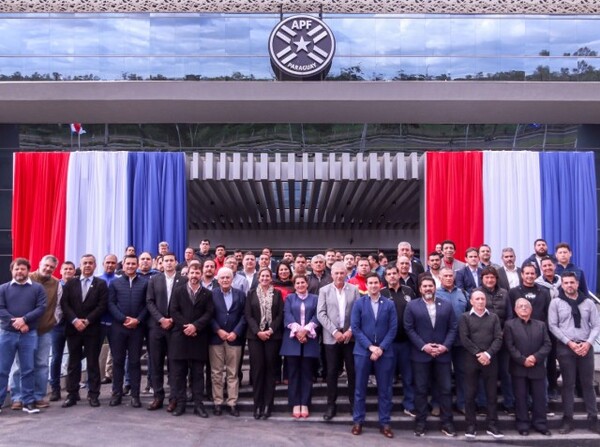 Se realizó la Exposición Magistral sobre Licencia de Entrenadores - APF