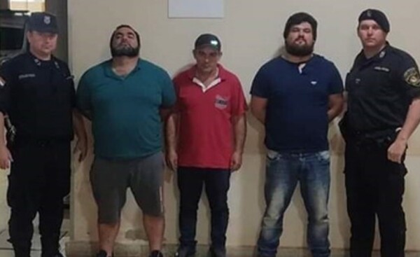 Procesan a tres hombre que agredieron a policías en Minga Guazú