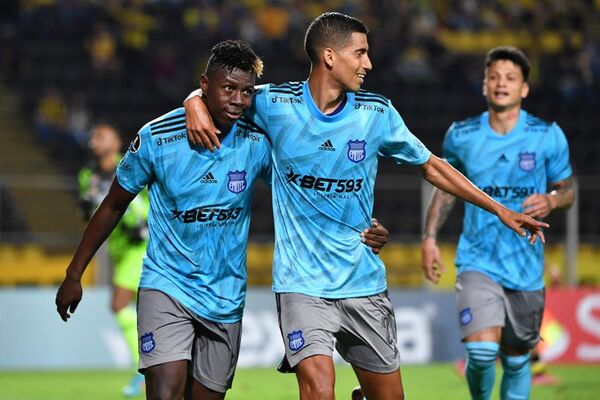 Emelec golea a Táchira y se pone a la sombra del líder Palmeiras - Fútbol Internacional - ABC Color