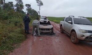 Hallan auto incinerado y ahora ya se sabe quiénes son los finados