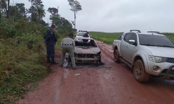 Hallan auto incinerado y ahora ya se sabe quiénes son los finados
