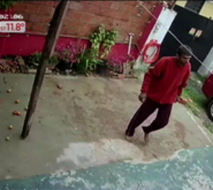 Supuestos recicladores hurtan sillas en vivienda de Lambaré - Paraguay.com