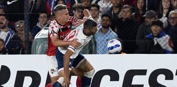 Con Jorge Morel en cancha, Estudiantes gana a Nacional y acaricia los octavos