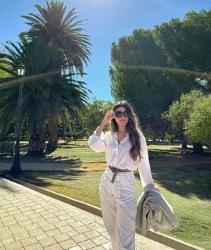 Alba Riquelme, de paseo por Mendoza - Gente - ABC Color