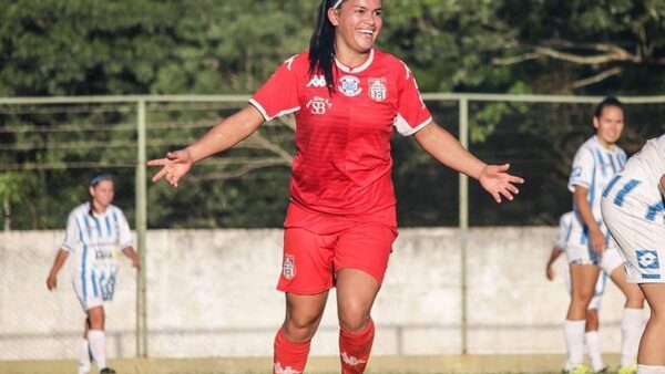 GENERAL CABALLERO VISITA AL PUNTERO DEL TORNEO FEMENINO