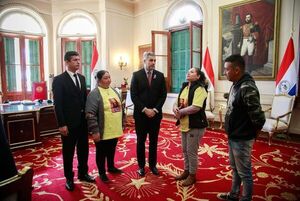 “Ojalá se haga justicia”, dijo Mario Abdo a familia de niña fallecida en accidente en Villarrica - Nacionales - ABC Color