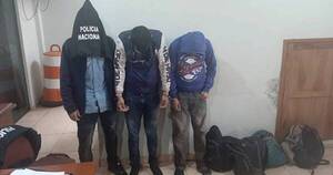 La Nación / Cinco detenidos en fallido atraco a dos camiones de encomiendas