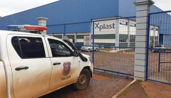 Obrero cayó a una máquina trituradora y se encuentra grave - Noticiero Paraguay