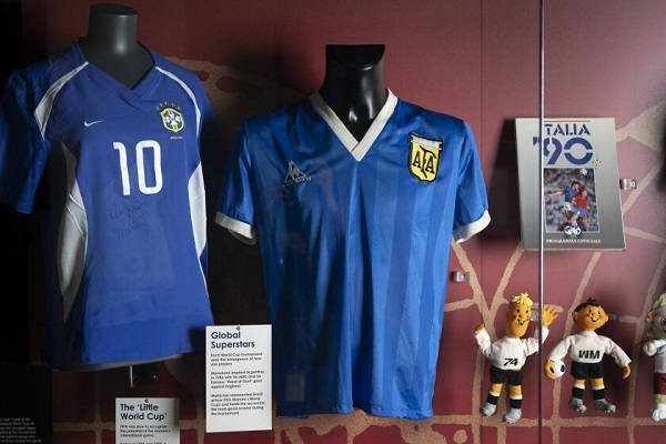 Camiseta de Maradona es vendida por USD 9 millones en subasta - La Prensa Futbolera