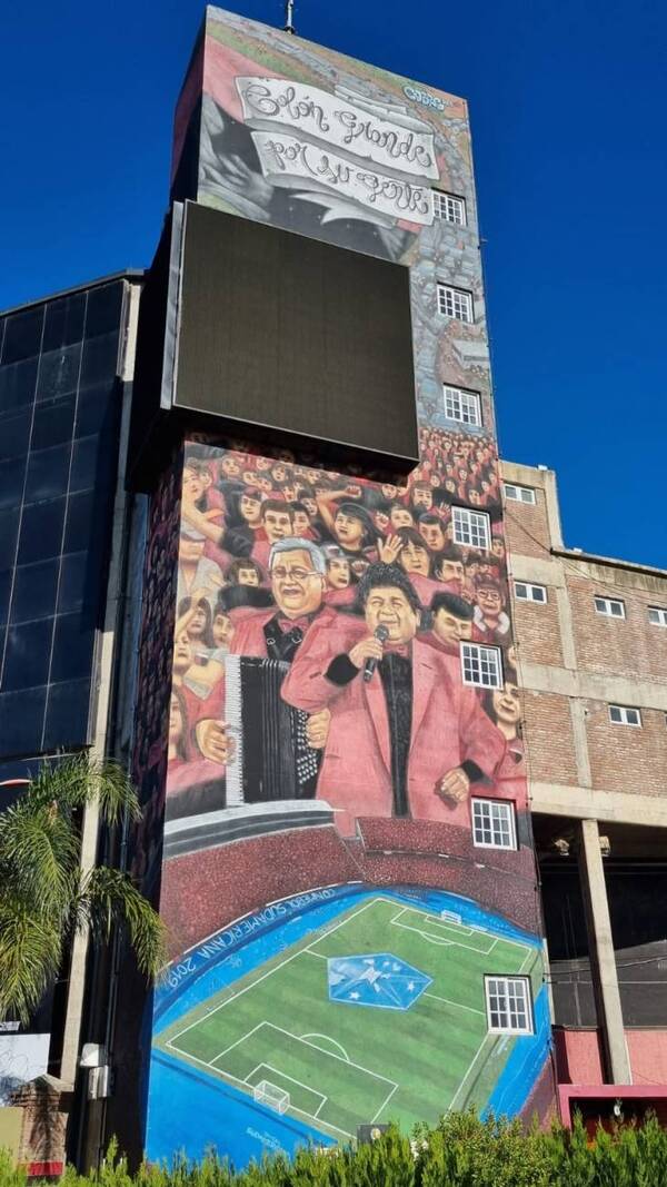 Crónica / Mural de La Nueva Olla en pleno centro de Santa Fe