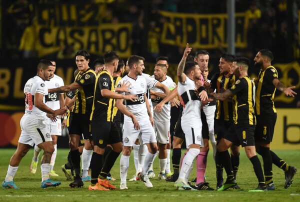 Olimpia, por romper un maleficio de 62 años ante Peñarol en la Libertadores