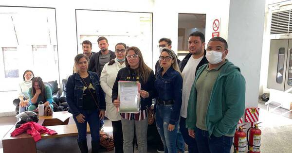 La Nación / Universidad María Serrana: 18 egresados recurren al CONES para obtener sus títulos retenidos