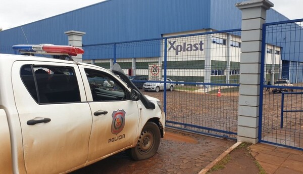 Joven sufre graves lesiones tras caer en máquina trituradora