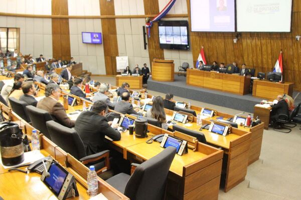 Integran una comisión nacional para estudiar recuperación de tierras malhabidas - El Trueno