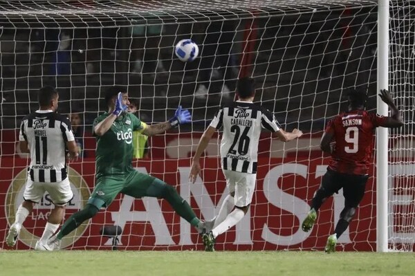 Caracas tumba el invicto de Libertad en la Copa Libertadores
