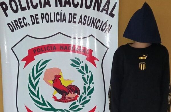 Seis hinchas de Peñarol le robaron el celular a una mujer y fueron detenidos