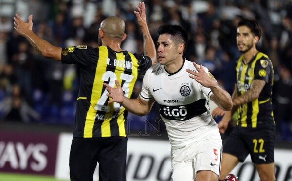 Olimpia no falló esta vez, venció a Peñarol y está vivo en la Libertadores