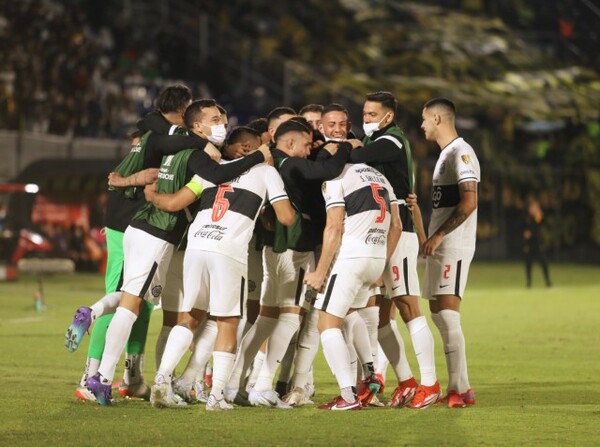 Festejó en el Defensores - APF