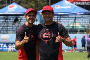 Pepe Cardozo, a una victoria del título en Guatemala - Fútbol - ABC Color